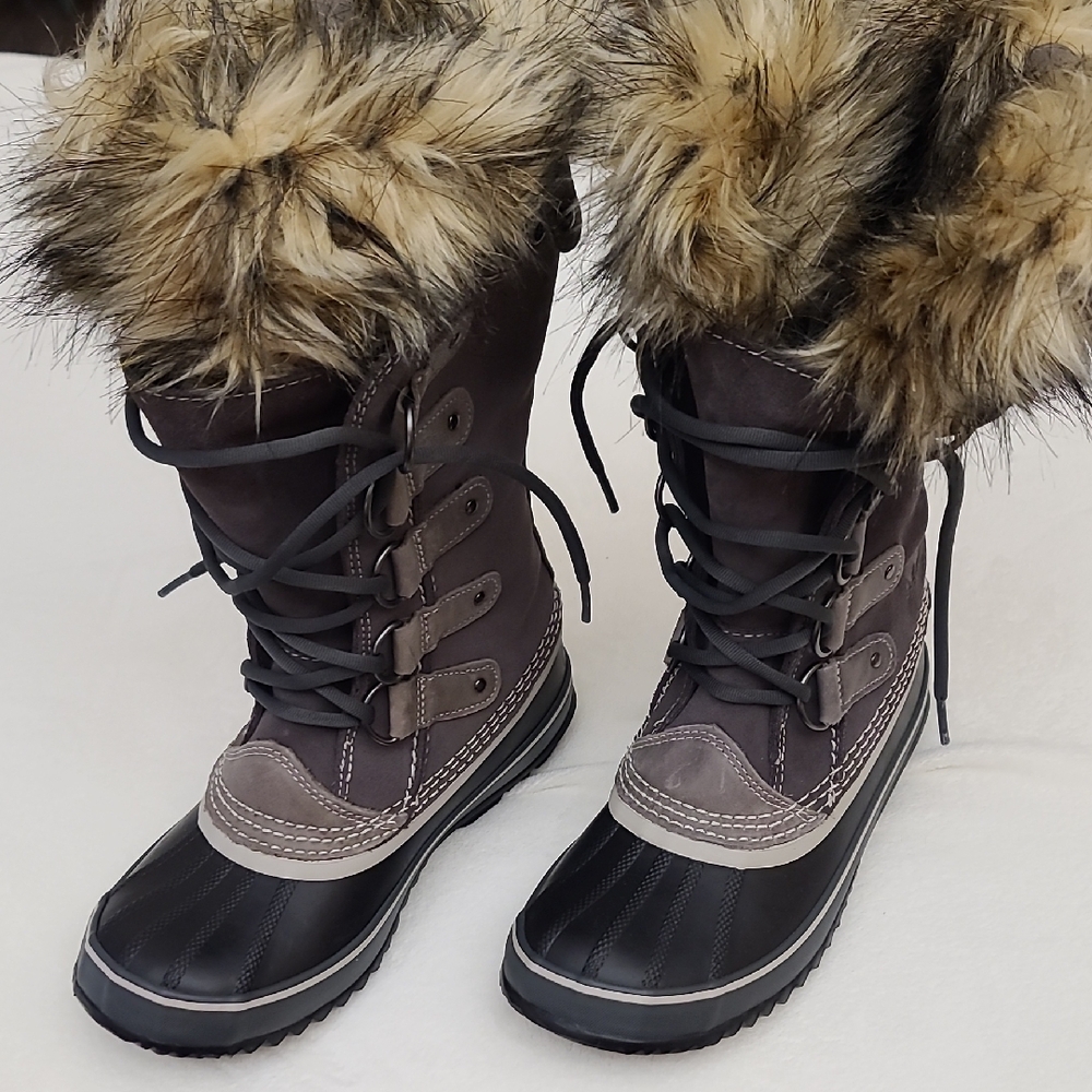NIB Sorel JOAN OF ARCTIC Size 7